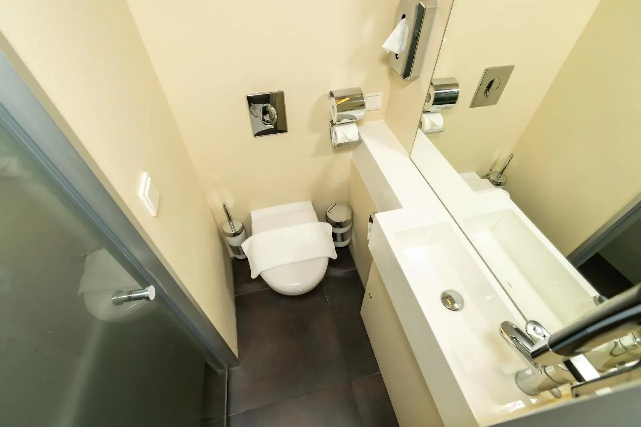 Hotel Duesseldorfer Hof Франкфурт-на-Майне 0*,  Германия