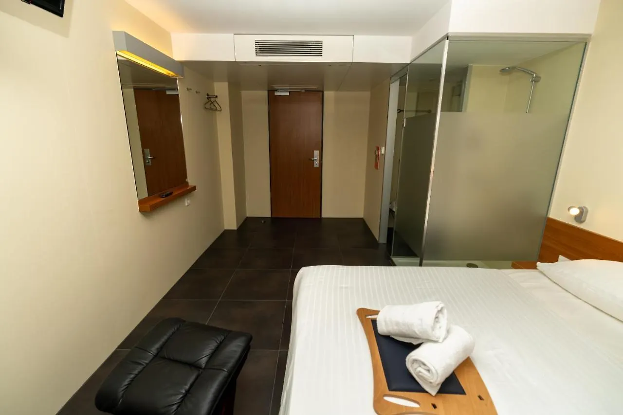 Hotel Duesseldorfer Hof 프랑크푸르트 독일